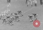 Standbild Fußballspiel Baltimore Maryland USA, 1941, aus Sekunde 4 historischem Filmmaterial Videoclip 65675046191