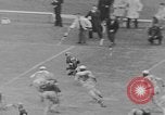 Standbild Fußballspiel Baltimore Maryland USA, 1941, aus Sekunde 9 historischem Filmmaterial Videoclip 65675046191