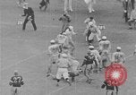 Standbild Fußballspiel Baltimore Maryland USA, 1941, aus Sekunde 13 historischem Filmmaterial Videoclip 65675046191