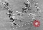 Standbild Fußballspiel Baltimore Maryland USA, 1941, aus Sekunde 19 historischem Filmmaterial Videoclip 65675046191