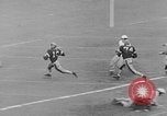 Standbild Fußballspiel Baltimore Maryland USA, 1941, aus Sekunde 22 historischem Filmmaterial Videoclip 65675046191