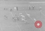 Standbild Fußballspiel Baltimore Maryland USA, 1941, aus Sekunde 39 historischem Filmmaterial Videoclip 65675046191