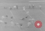 Standbild Fußballspiel Baltimore Maryland USA, 1941, aus Sekunde 43 historischem Filmmaterial Videoclip 65675046191