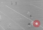Standbild Fußballspiel Baltimore Maryland USA, 1941, aus Sekunde 44 historischem Filmmaterial Videoclip 65675046191