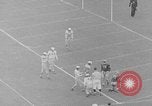 Standbild Fußballspiel Baltimore Maryland USA, 1941, aus Sekunde 49 historischem Filmmaterial Videoclip 65675046191