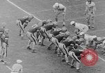 Standbild Fußballspiel Baltimore Maryland USA, 1941, aus Sekunde 50 historischem Filmmaterial Videoclip 65675046191