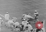 Standbild Fußballspiel Baltimore Maryland USA, 1941, aus Sekunde 55 historischem Filmmaterial Videoclip 65675046191
