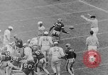 Standbild Fußballspiel Baltimore Maryland USA, 1941, aus Sekunde 57 historischem Filmmaterial Videoclip 65675046191