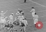 Standbild Fußballspiel Baltimore Maryland USA, 1941, aus Sekunde 58 historischem Filmmaterial Videoclip 65675046191