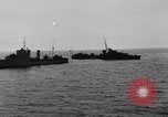 Immagine di Convoglio inglese salvataggi di marinai tedeschi Mare del Nord, 1940, secondo 35 filmato di repertorio 65675046229