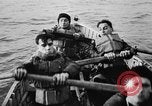 Immagine di Convoglio inglese salvataggi di marinai tedeschi Mare del Nord, 1940, secondo 36 filmato di repertorio 65675046229