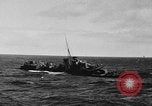 Immagine di Convoglio inglese salvataggi di marinai tedeschi Mare del Nord, 1940, secondo 40 filmato di repertorio 65675046229