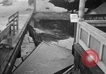 Image vagues dommages riverain de la propriété Redondo Beach California USA, 1940, de la seconde 7 séquences d'archives historiques vidéo 65675046230