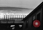 Image vagues dommages riverain de la propriété Redondo Beach California USA, 1940, de la seconde 12 séquences d'archives historiques vidéo 65675046230