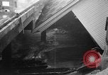 Image vagues dommages riverain de la propriété Redondo Beach California USA, 1940, de la seconde 20 séquences d'archives historiques vidéo 65675046230