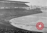 Standbild 1935 Baseball World Series Game 3 Chicago Illinois USA, 1935, aus Sekunde 52 historischem Filmmaterial Videoclip 65675046236