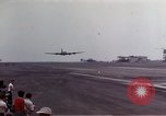Standbild Memphis Belle summt Airfield United States USA, 1943, aus Sekunde 14 historischem Filmmaterial Videoclip 65675046275