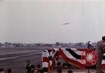 Standbild Memphis Belle summt Airfield United States USA, 1943, aus Sekunde 27 historischem Filmmaterial Videoclip 65675046275