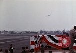 Standbild Memphis Belle summt Airfield United States USA, 1943, aus Sekunde 28 historischem Filmmaterial Videoclip 65675046275