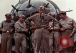 Standbild Memphis Belle Bassingbourn England, 1943, aus Sekunde 33 historischem Filmmaterial Videoclip 65675046276