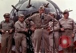Standbild Memphis Belle Bassingbourn England, 1943, aus Sekunde 38 historischem Filmmaterial Videoclip 65675046276