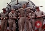 Standbild Memphis Belle Bassingbourn England, 1943, aus Sekunde 46 historischem Filmmaterial Videoclip 65675046276