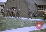 Immagine di B-17 equipaggio briefing Teatro europeo, 1943, secondo 9 filmato di repertorio 65675046289