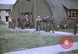 Immagine di B-17 equipaggio briefing Teatro europeo, 1943, secondo 11 filmato di repertorio 65675046289