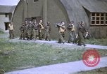 Immagine di B-17 equipaggio briefing Teatro europeo, 1943, secondo 12 filmato di repertorio 65675046289