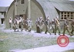 Immagine di B-17 equipaggio briefing Teatro europeo, 1943, secondo 17 filmato di repertorio 65675046289
