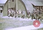 Immagine di B-17 equipaggio briefing Teatro europeo, 1943, secondo 19 filmato di repertorio 65675046289