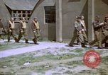 Immagine di B-17 equipaggio briefing Teatro europeo, 1943, secondo 22 filmato di repertorio 65675046289