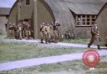 Immagine di B-17 equipaggio briefing Teatro europeo, 1943, secondo 30 filmato di repertorio 65675046289