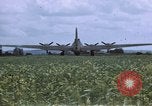 Immagine di B-17 equipaggio briefing Teatro europeo, 1943, secondo 37 filmato di repertorio 65675046289