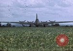 Immagine di B-17 equipaggio briefing Teatro europeo, 1943, secondo 39 filmato di repertorio 65675046289
