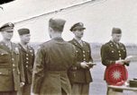 Standbild Memphis Belle crew dekoriert europäische Theater, 1943, aus Sekunde 1 historischem Filmmaterial Videoclip 65675046293