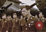 Standbild Memphis Belle crew dekoriert europäische Theater, 1943, aus Sekunde 12 historischem Filmmaterial Videoclip 65675046293