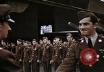 Standbild Memphis Belle crew dekoriert europäische Theater, 1943, aus Sekunde 27 historischem Filmmaterial Videoclip 65675046293