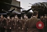 Standbild Memphis Belle crew dekoriert europäische Theater, 1943, aus Sekunde 30 historischem Filmmaterial Videoclip 65675046293