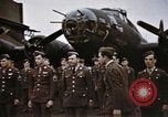 Standbild Memphis Belle crew dekoriert europäische Theater, 1943, aus Sekunde 32 historischem Filmmaterial Videoclip 65675046293