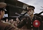 Standbild Memphis Belle crew dekoriert europäische Theater, 1943, aus Sekunde 48 historischem Filmmaterial Videoclip 65675046293