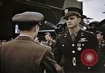 Standbild Memphis Belle crew dekoriert europäische Theater, 1943, aus Sekunde 56 historischem Filmmaterial Videoclip 65675046293