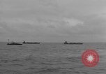 Immagine di US Navy Landing Craft sul D-Day Canale in inglese, 1944, secondo 5 filmato di repertorio 65675046304