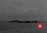 Immagine di US Navy Landing Craft sul D-Day Canale in inglese, 1944, secondo 20 filmato di repertorio 65675046304