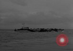Immagine di US Navy Landing Craft sul D-Day Canale in inglese, 1944, secondo 23 filmato di repertorio 65675046304