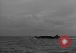 Immagine di US Navy Landing Craft sul D-Day Canale in inglese, 1944, secondo 36 filmato di repertorio 65675046304