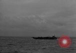 Immagine di US Navy Landing Craft sul D-Day Canale in inglese, 1944, secondo 38 filmato di repertorio 65675046304