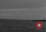 Immagine di US Navy Landing Craft sul D-Day Canale in inglese, 1944, secondo 49 filmato di repertorio 65675046304