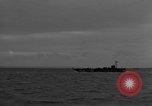 Immagine di US Navy Landing Craft sul D-Day Canale in inglese, 1944, secondo 55 filmato di repertorio 65675046304