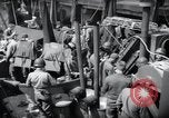 Immagine di Noi 1 soldati di fanteria a bordo delle navi ancorate in Inghilterra prima di D-Day Weymouth Inghilterra, 1944, secondo 13 filmato di repertorio 65675046308